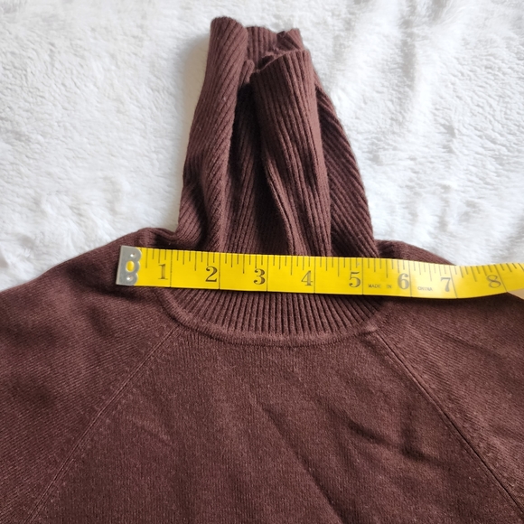 INC dark brown long sweater turtleneck tunic Size M Petite - Picture 4 of 7
